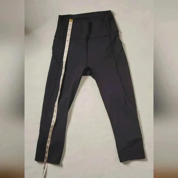 LululemonLot of 2 Cropped Black High Rise legging,Tank Mesh Camouflage Print SZ4 - Picture 2 of 9
